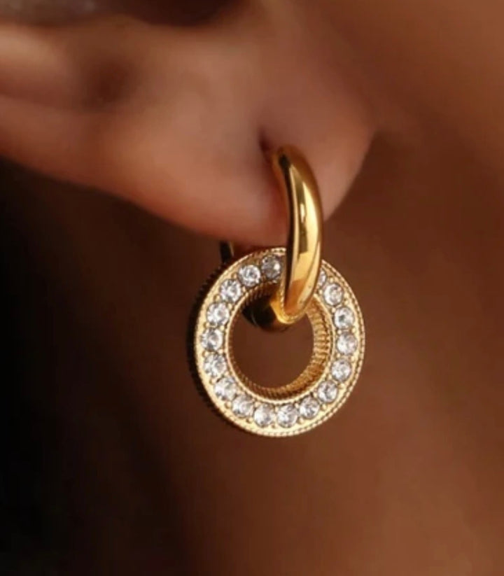 Aretes Diamond encrusted Round