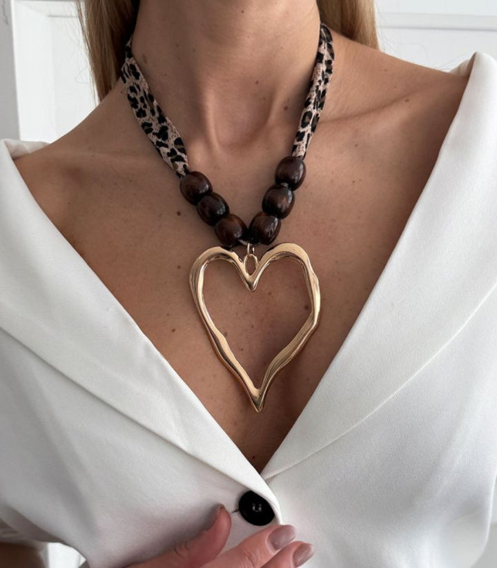 Collar love leopard print