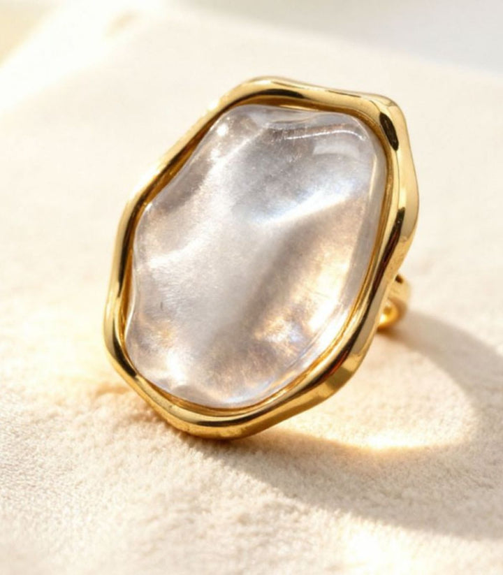 Anillo White Oversized Resin