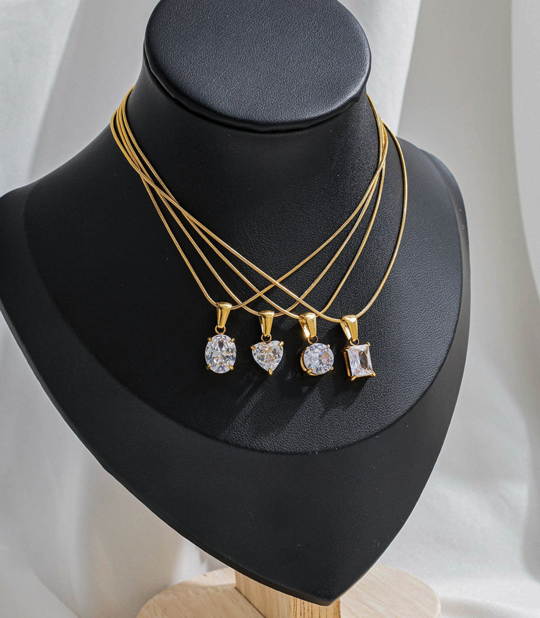Collar Zirconia Oval 18K