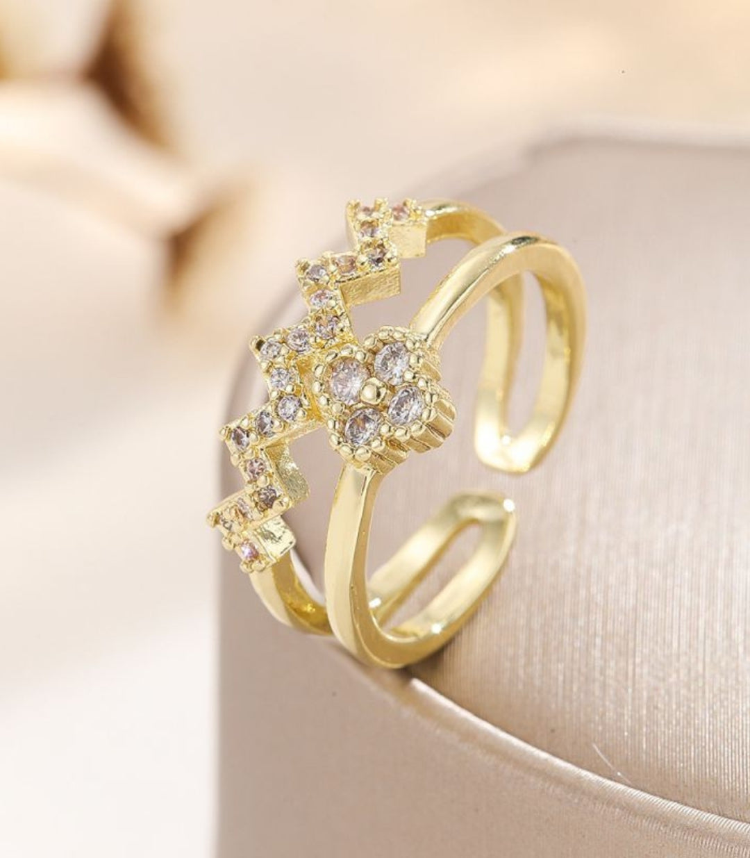 Anillo Dorado Wave Clover