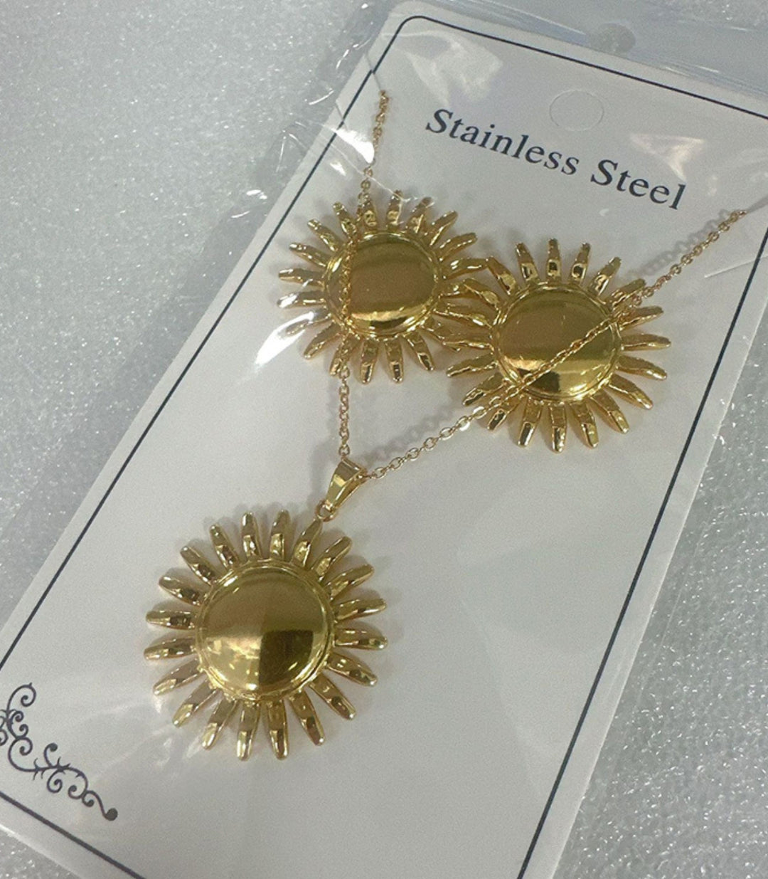 Collar y aretes set sol