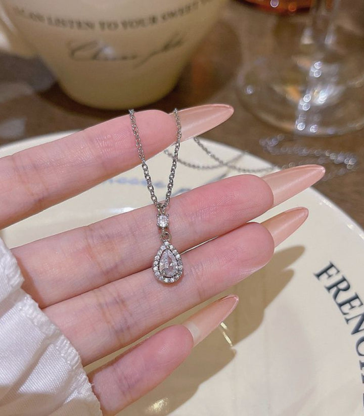 Collar Silver Teardrop Zircon