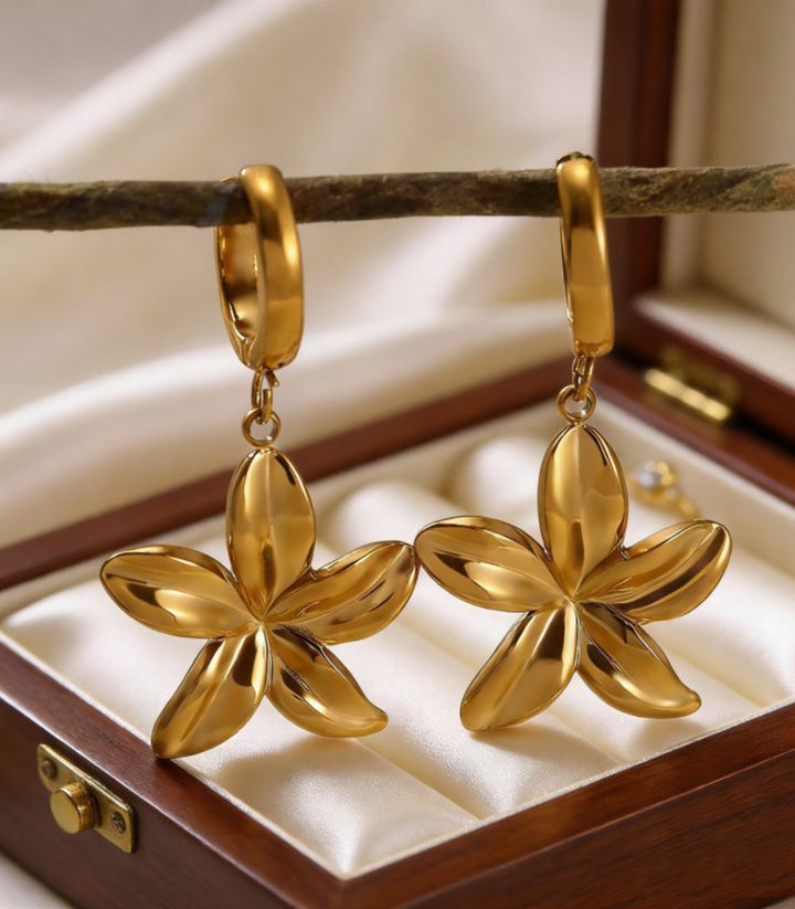 Aretes Flower Shape Buckle