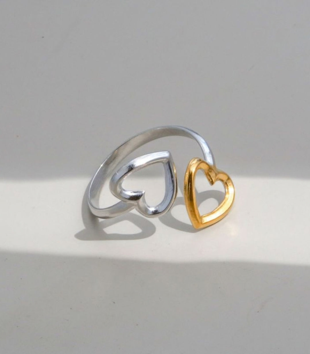 Anillo Bicolor Corazones