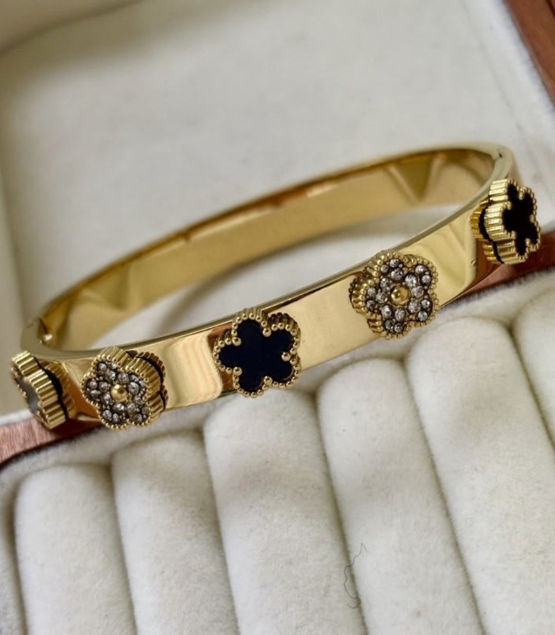 Brazalete 8mm Clover Negro