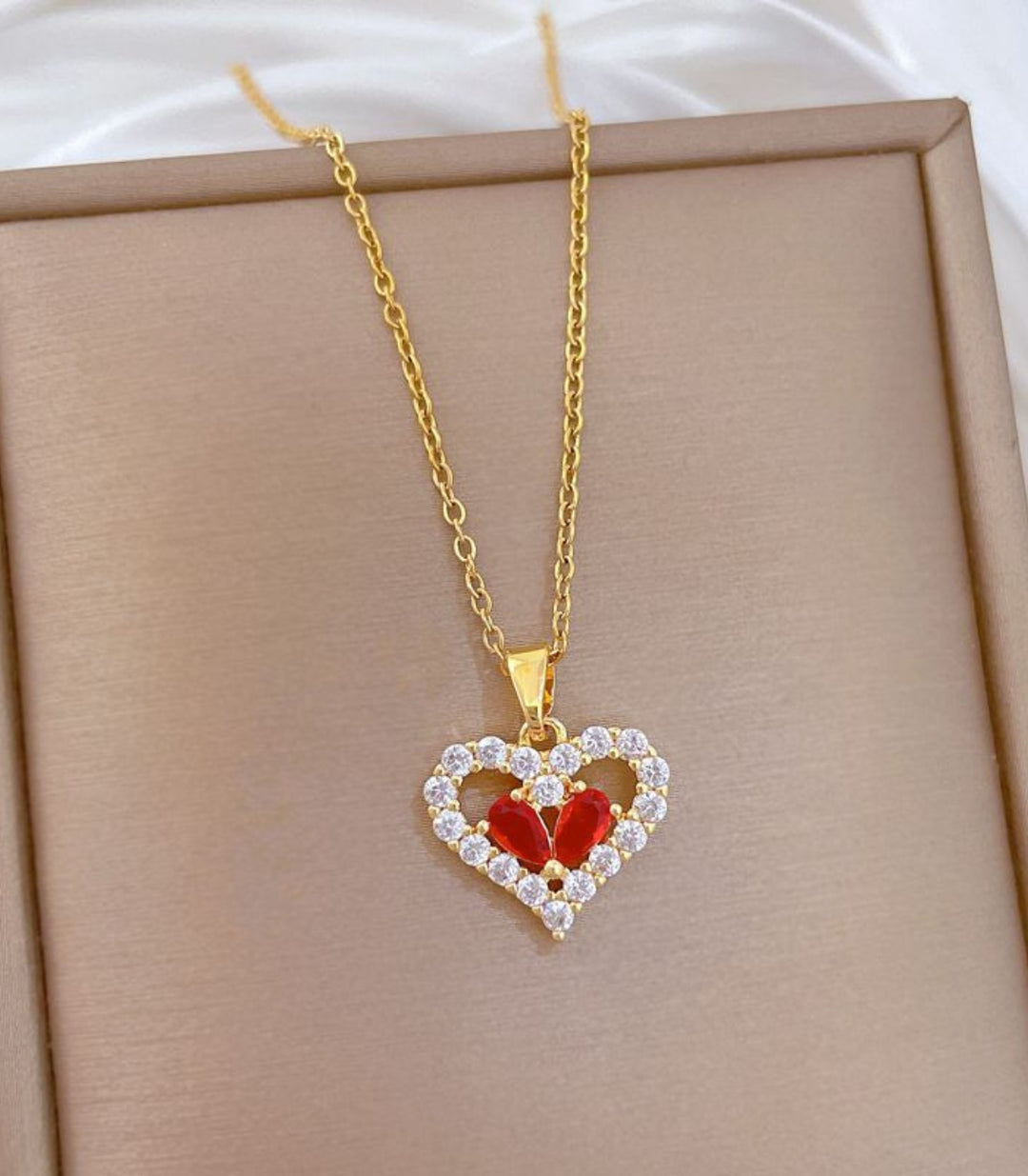 Collar corazón rojo zirconias