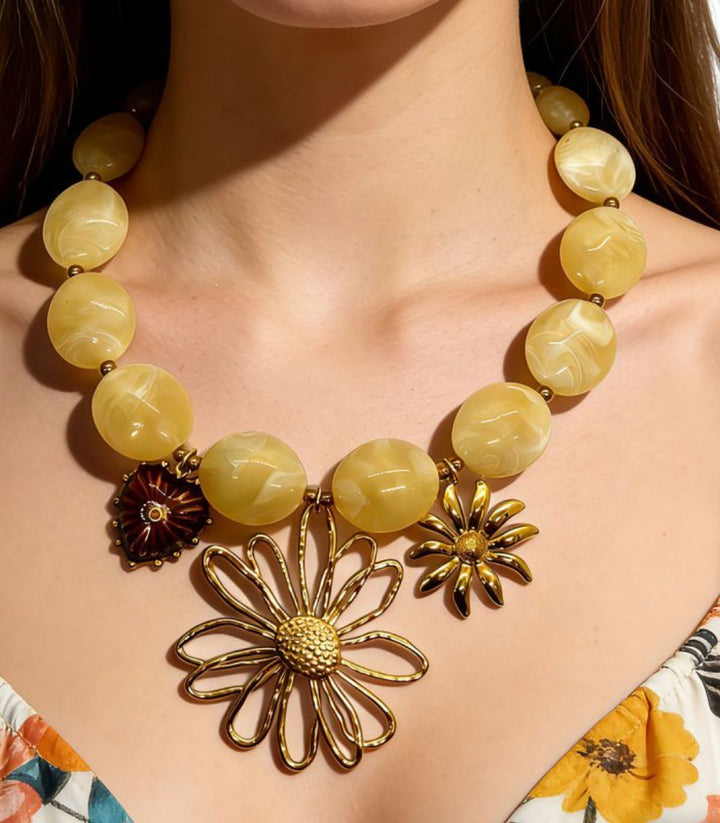 Collar flower beaded