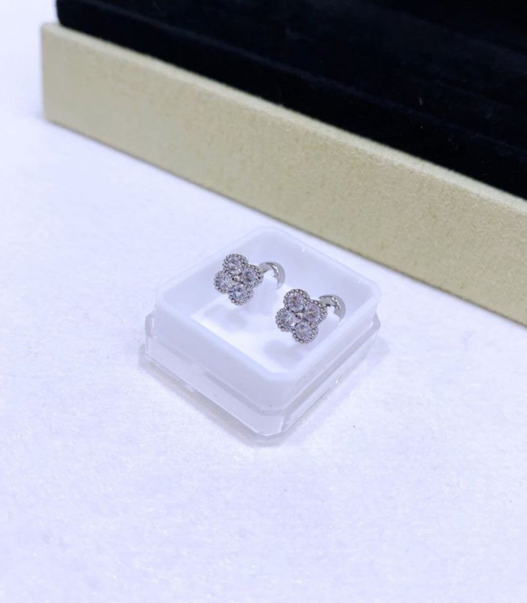 Aretes mini clover plata