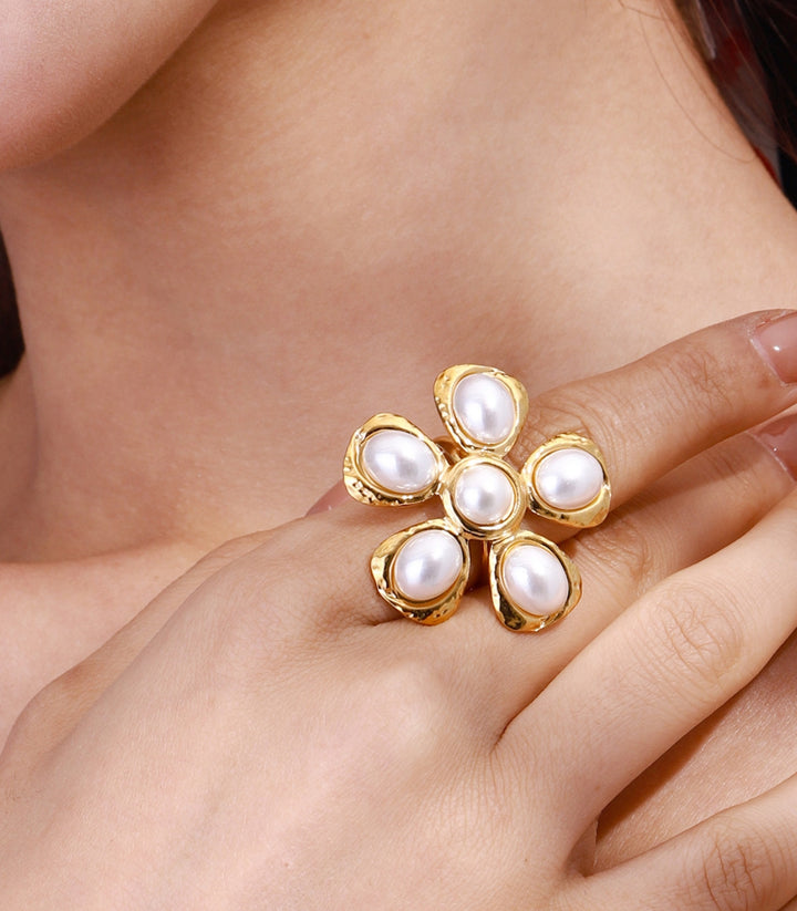 Anillo pearl flower