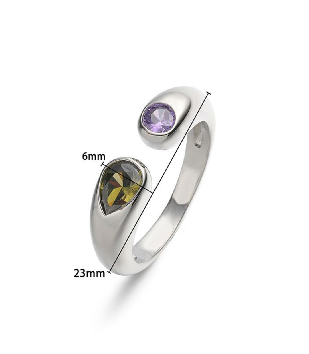 Anillo Dorado con Zirconia