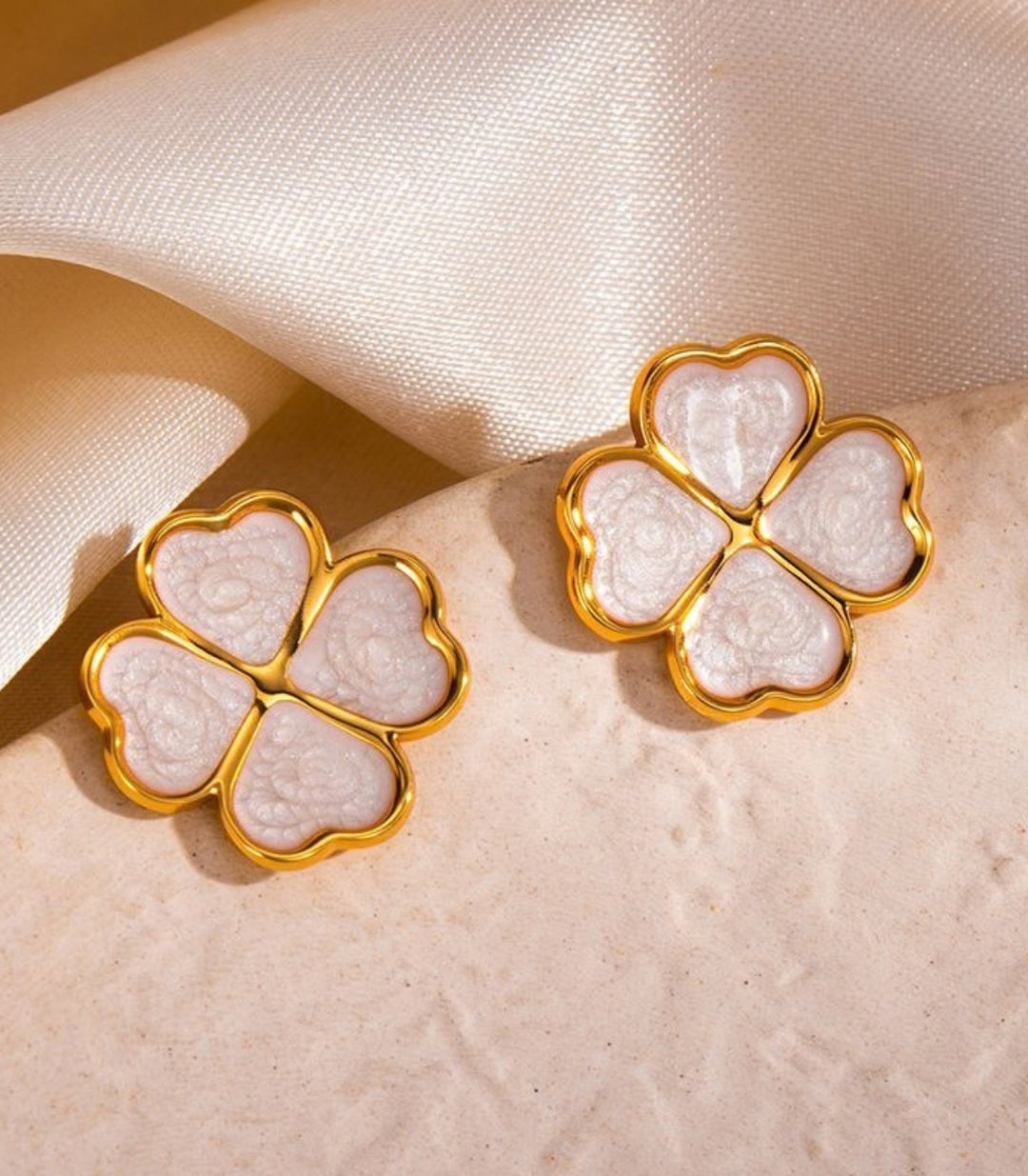 Aretes Clover Blanco