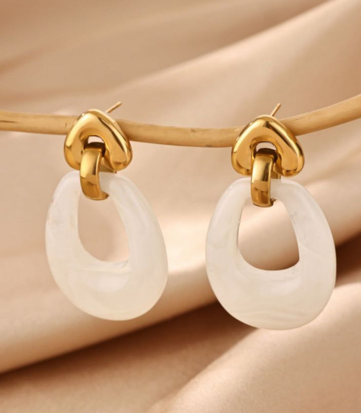 Aretes White Teardrop