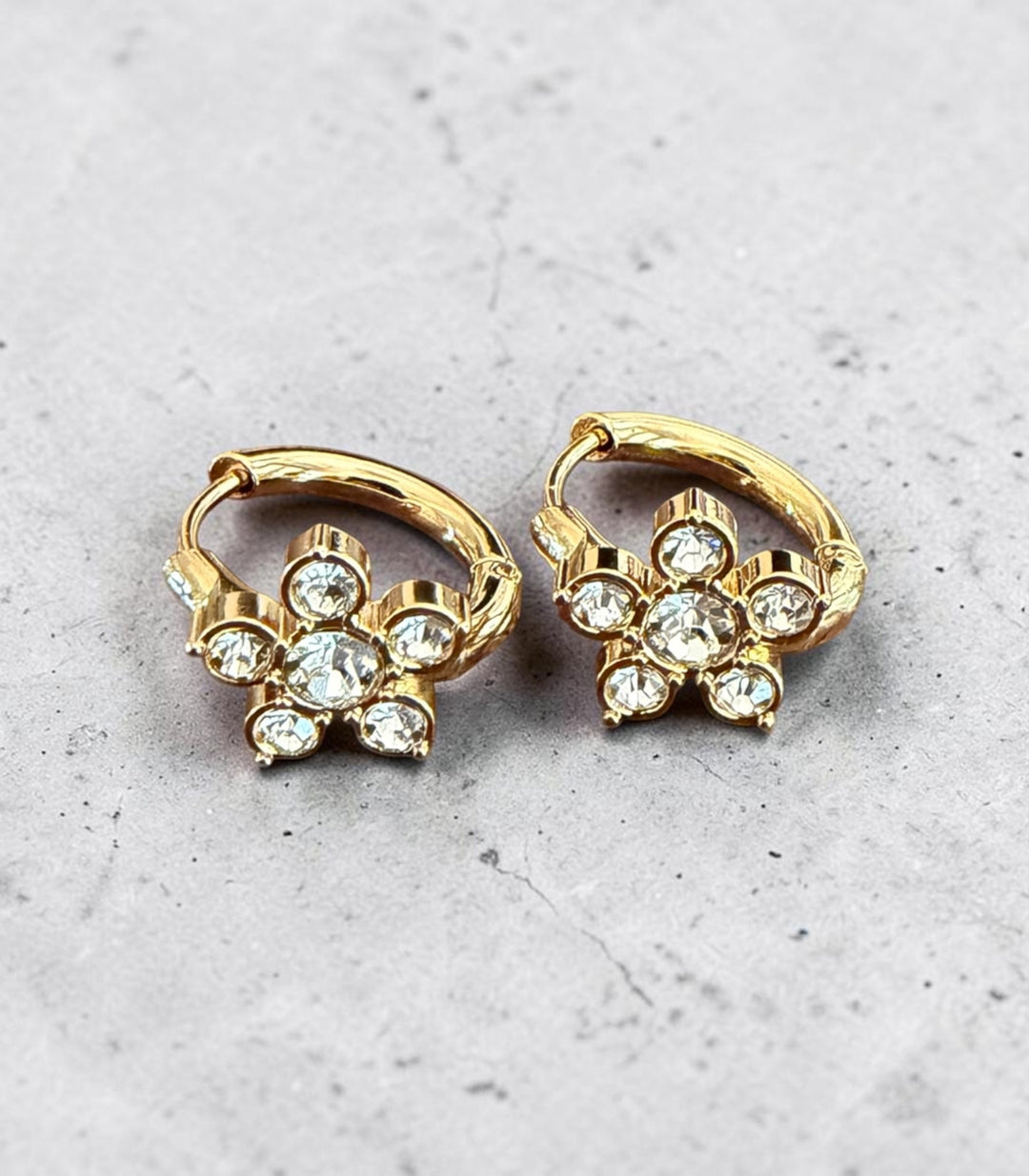 Aretes Flor con Zirconias