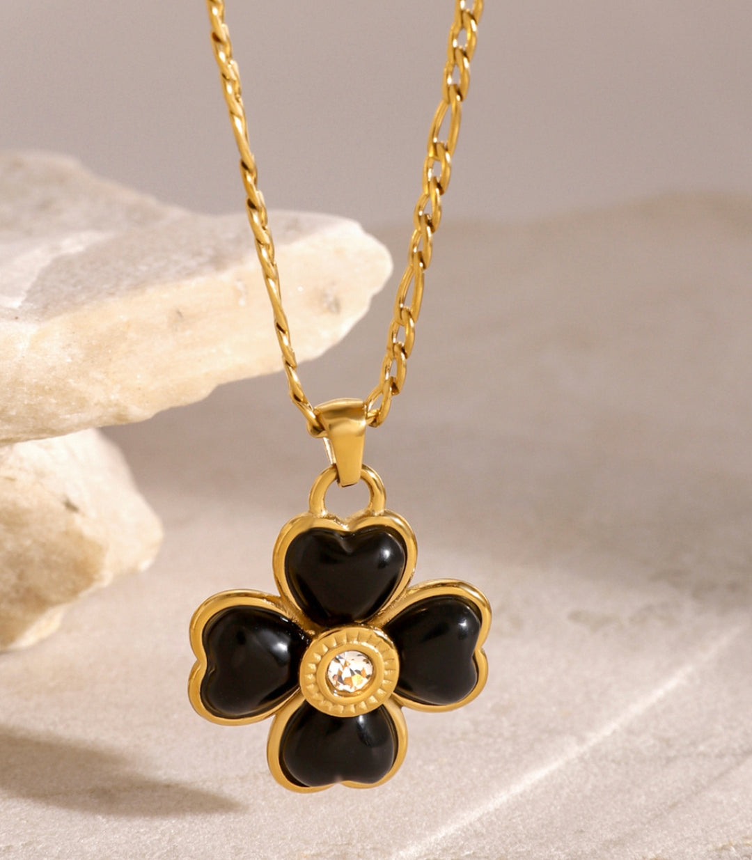 Collar flor negra