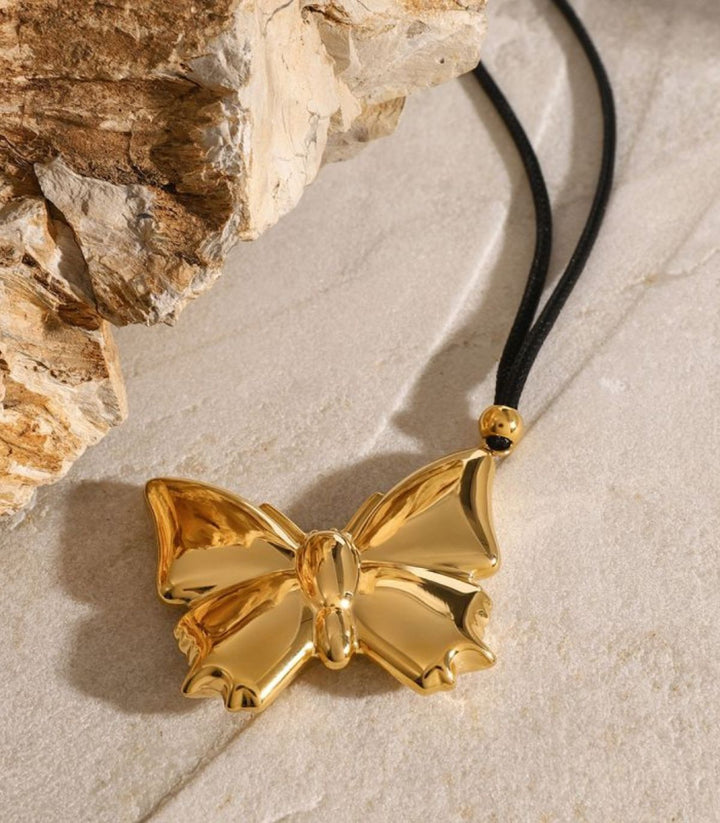 Collar mariposa
