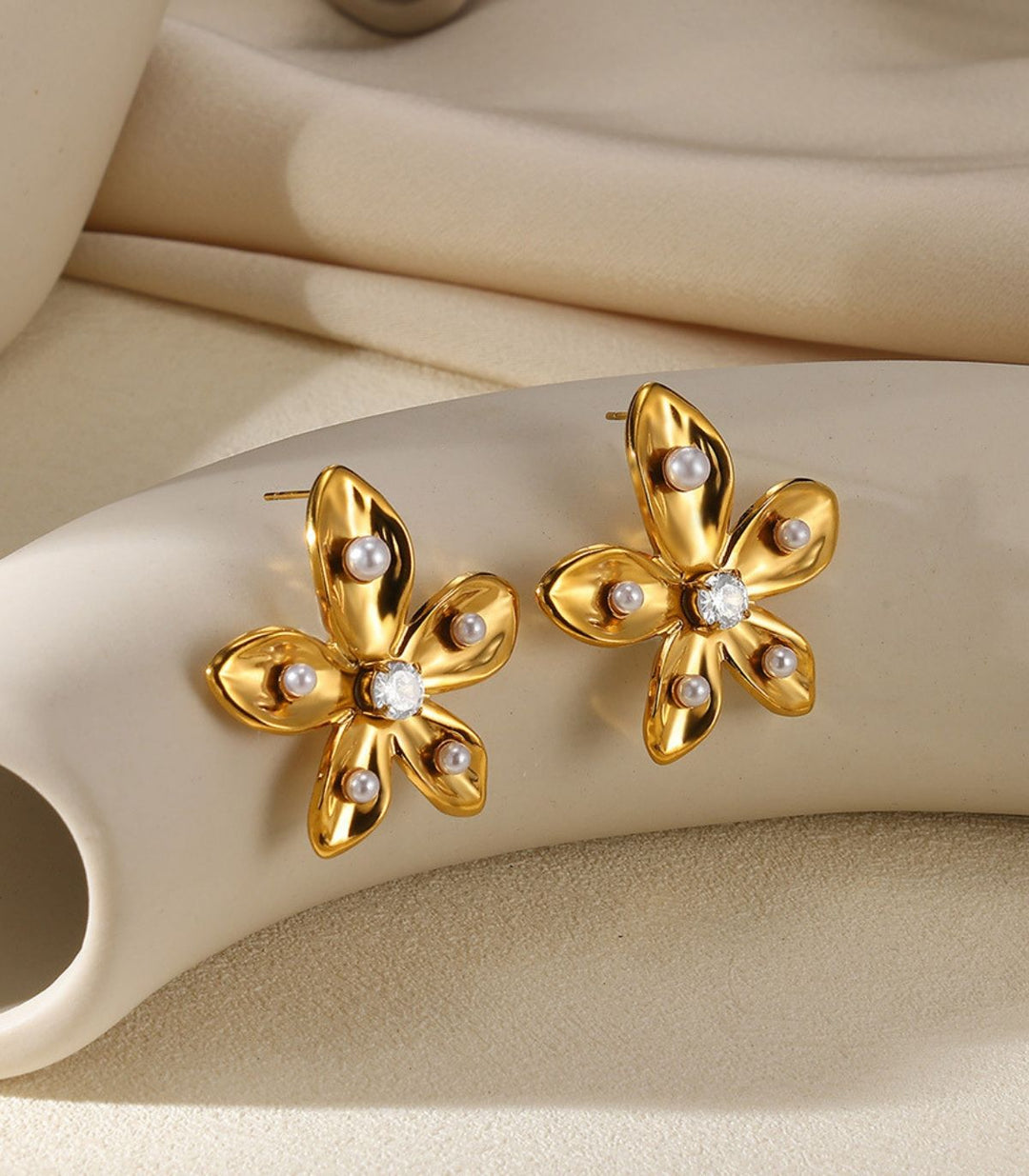 Aretes pearl flower