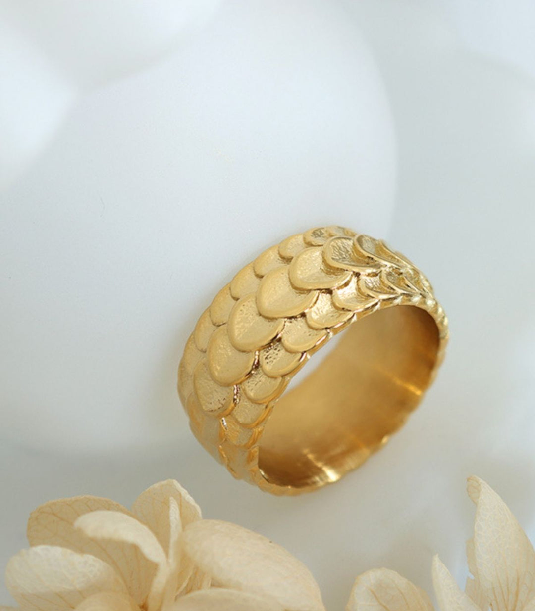 Anillo dorado fish scale 8