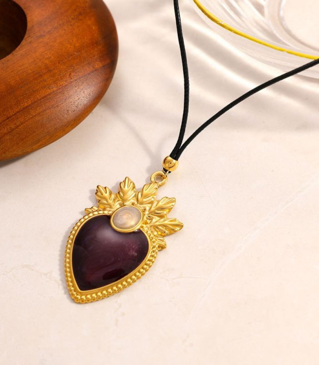 Collar gold heart