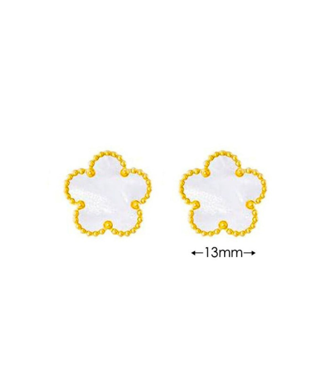 Aretes white flower