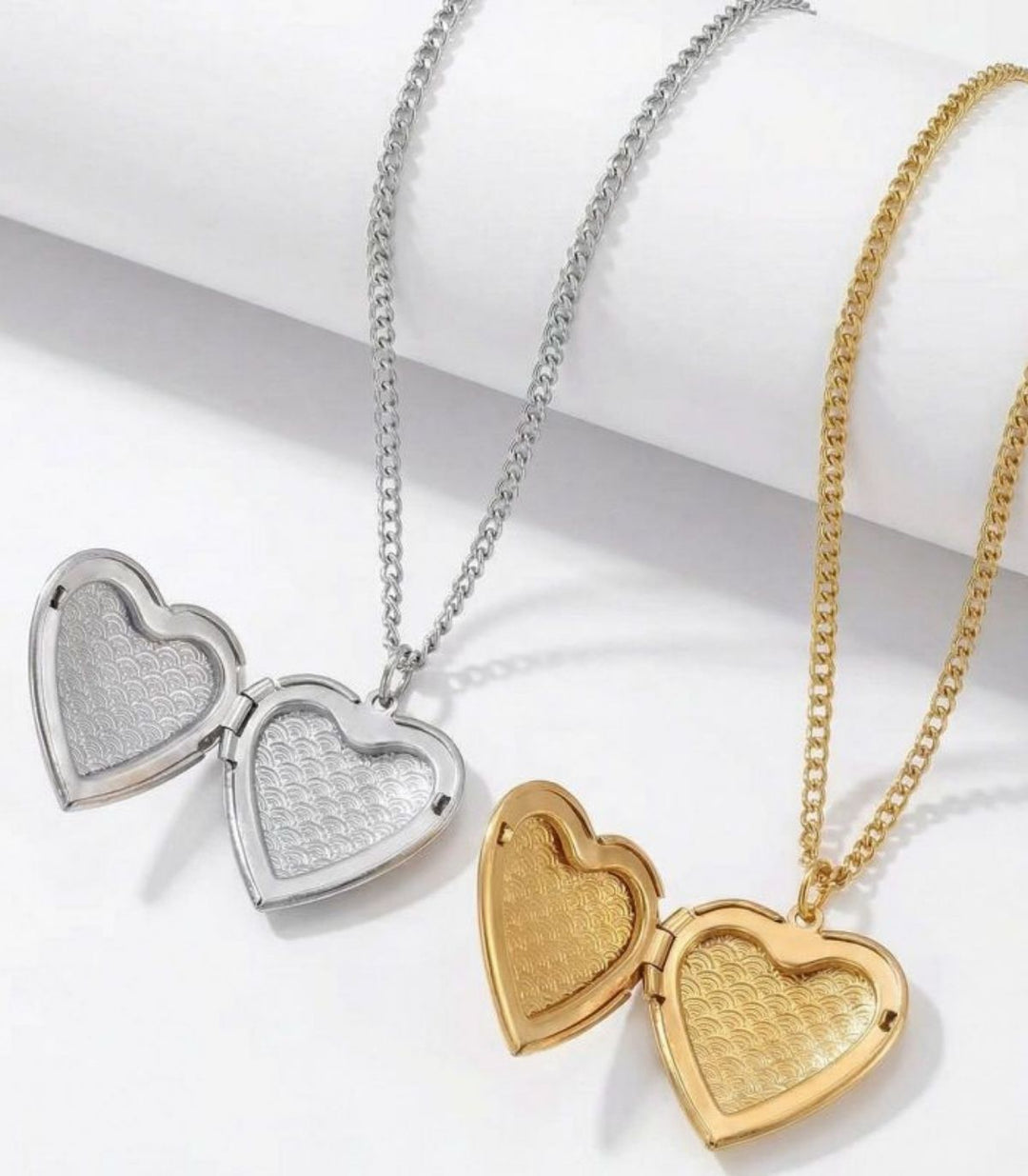 Collar relicario corazón plata