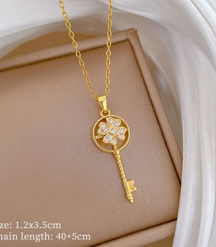 Collar llave con zirconias