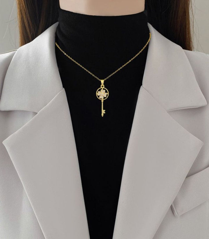 Collar llave con zirconias