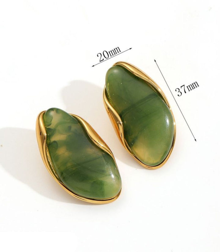 Aretes green irregular