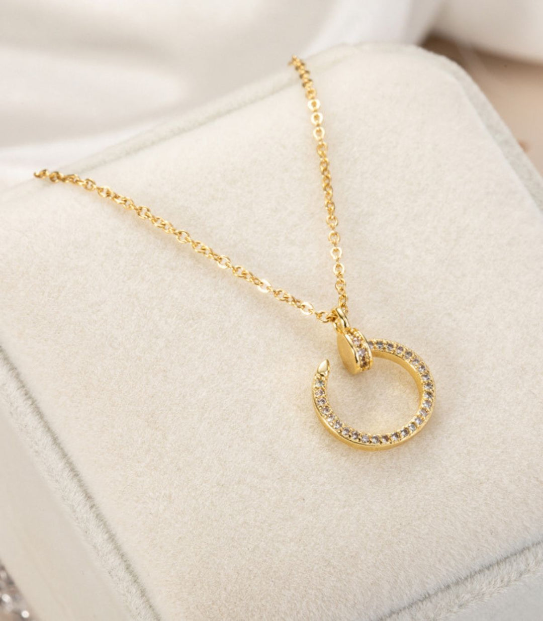 Collar diamond nail