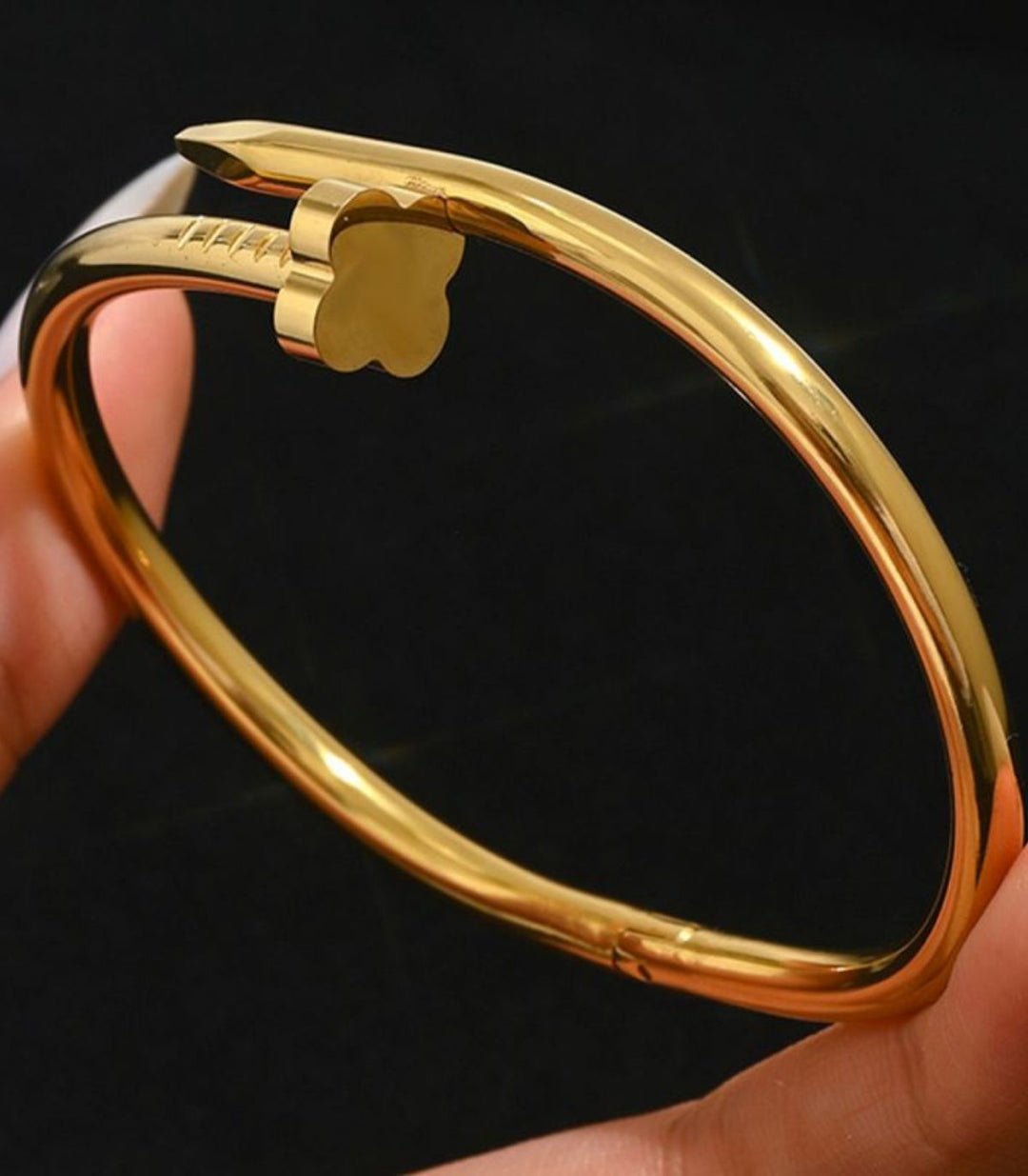 Brazalete clover dorado