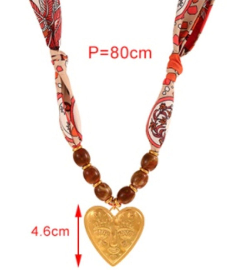 Collar printed heart acrylic beaded