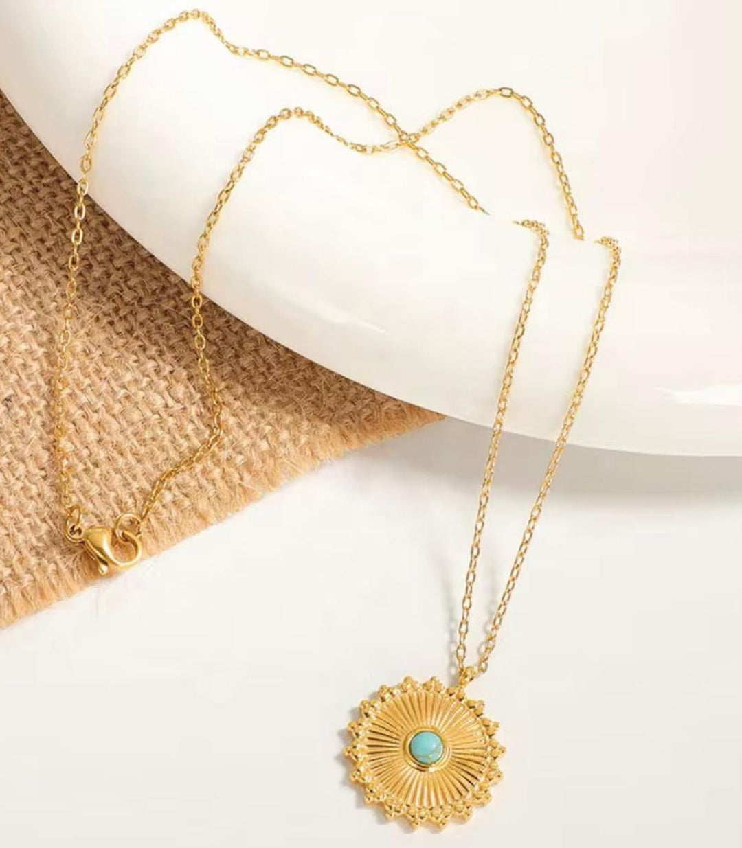 Collar turquoise medallion