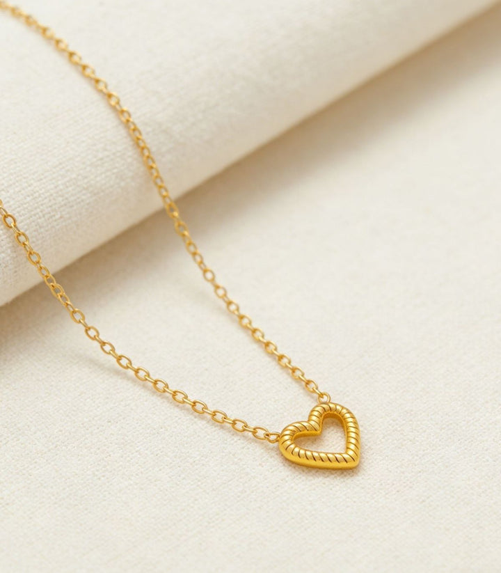 Collar corazón dorado