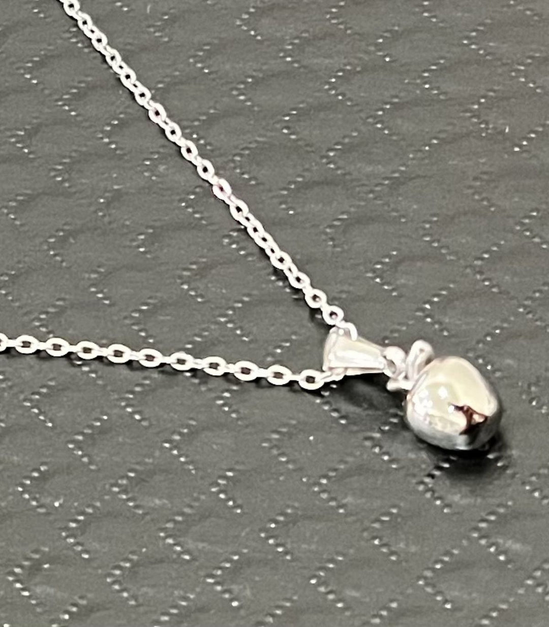 Collar silver small apple