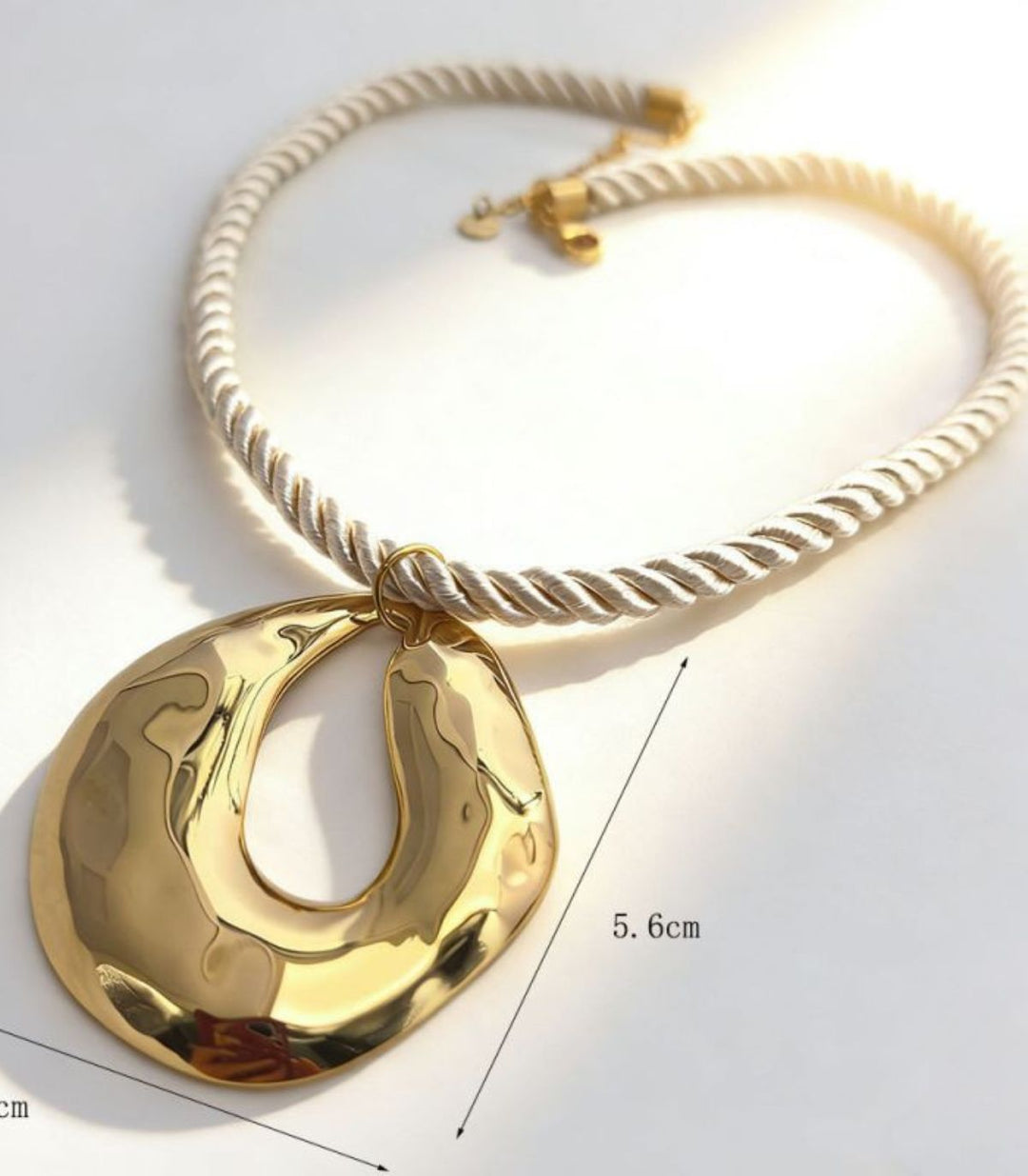 Collar shaped irregular