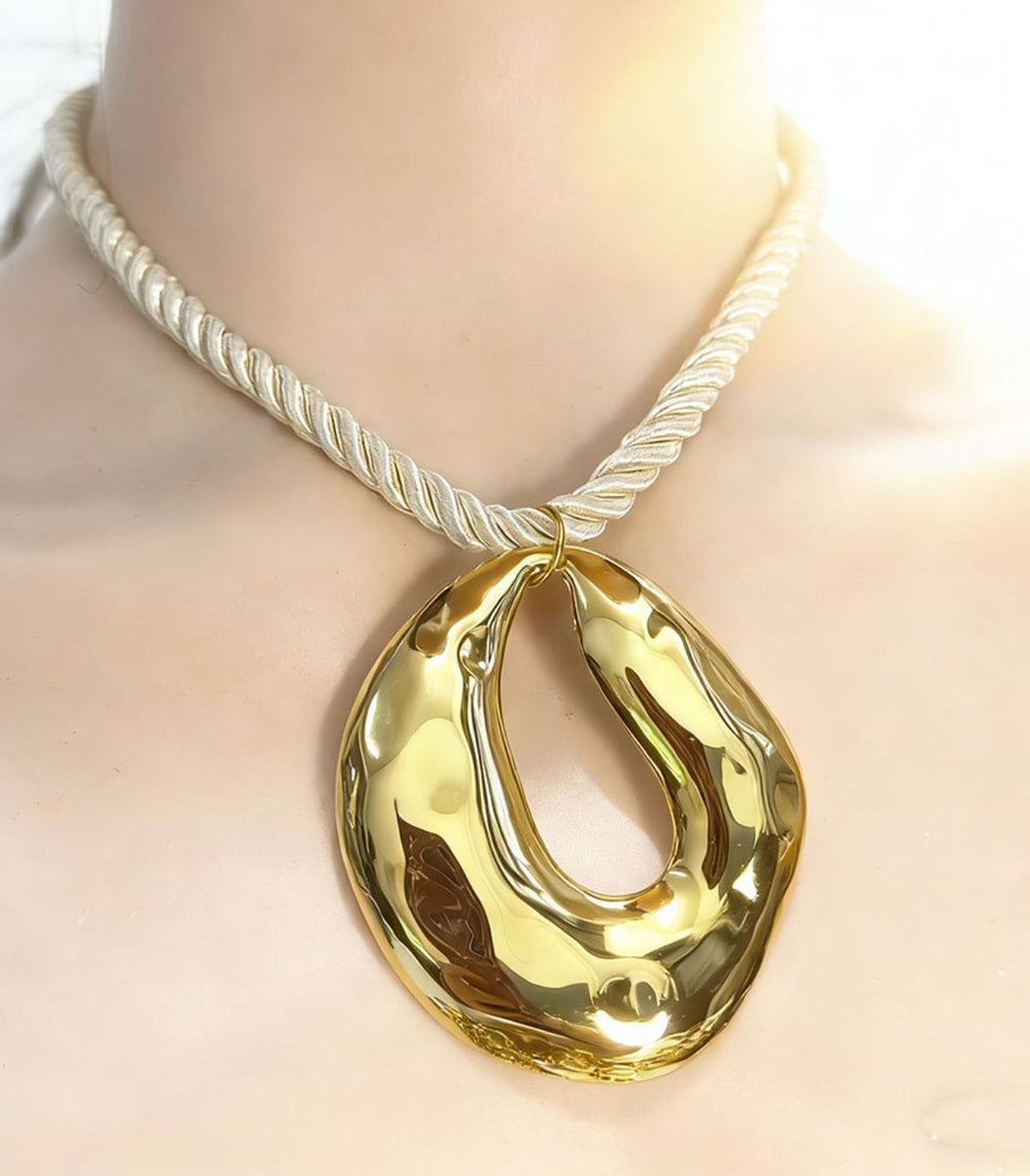 Collar shaped irregular