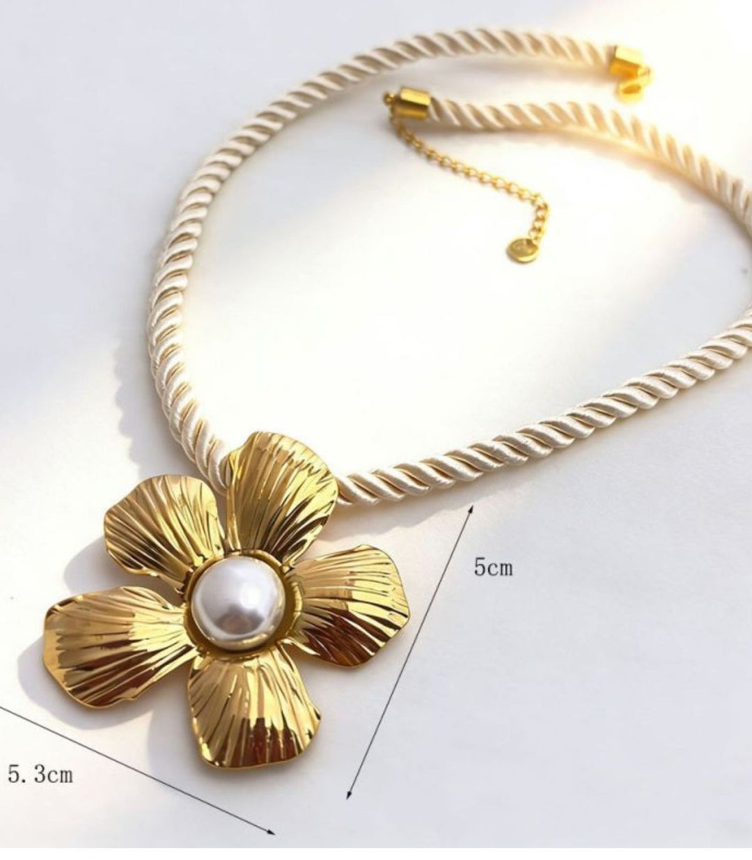 Collar flor con perla