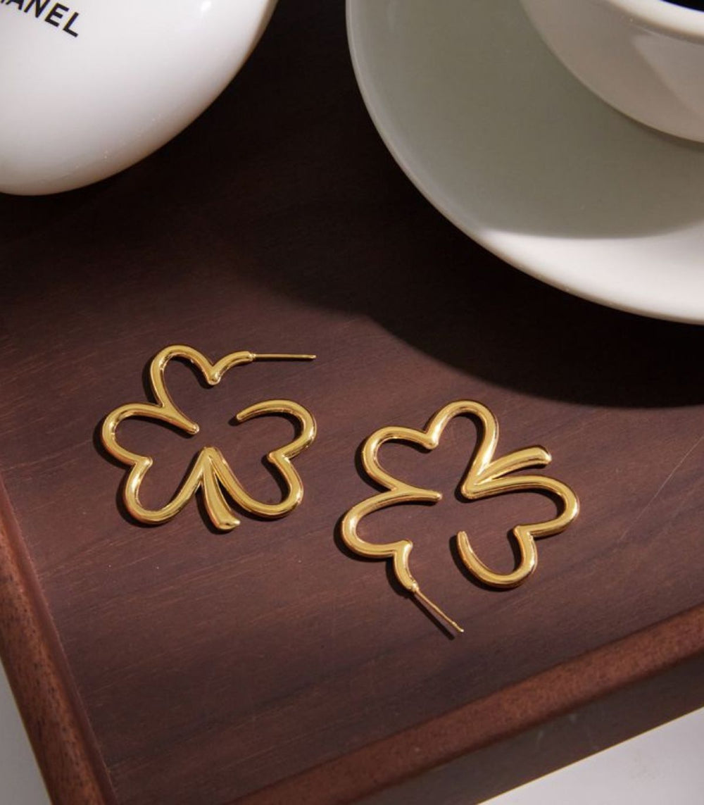 Aretes clover dorados