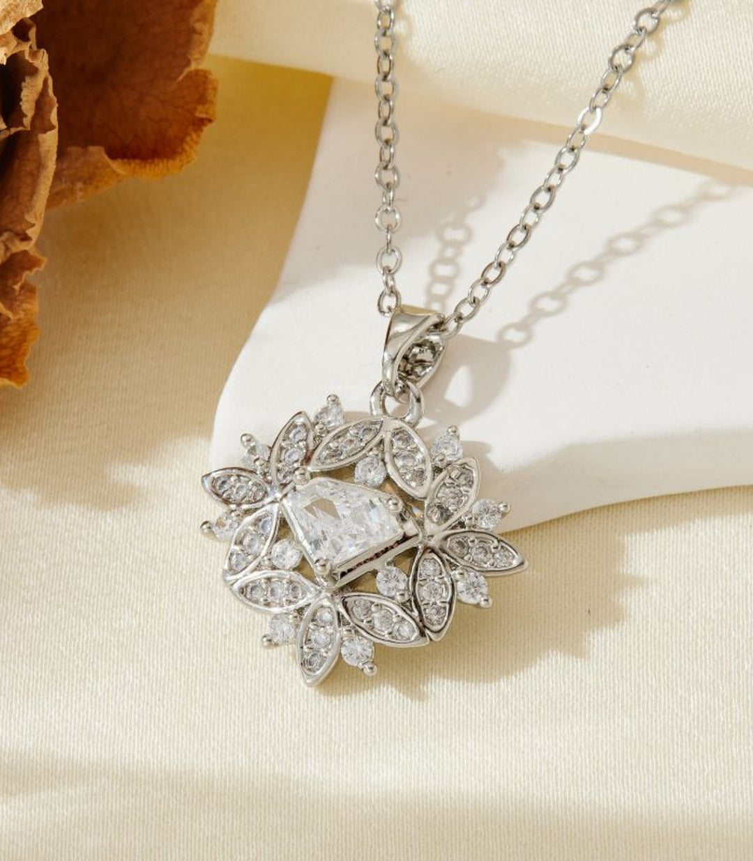 Collar silver diamond
