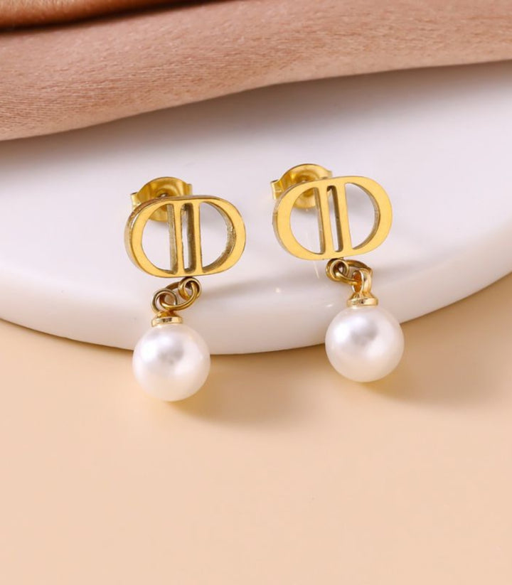 Aretes Gold Cd Letter