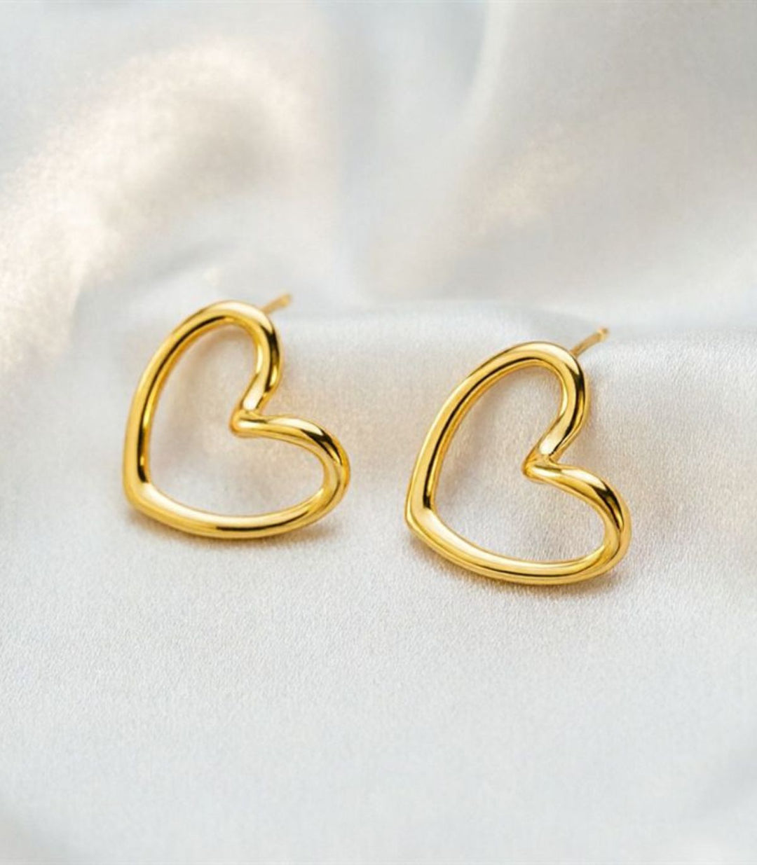 Aretes Corazón Dorado
