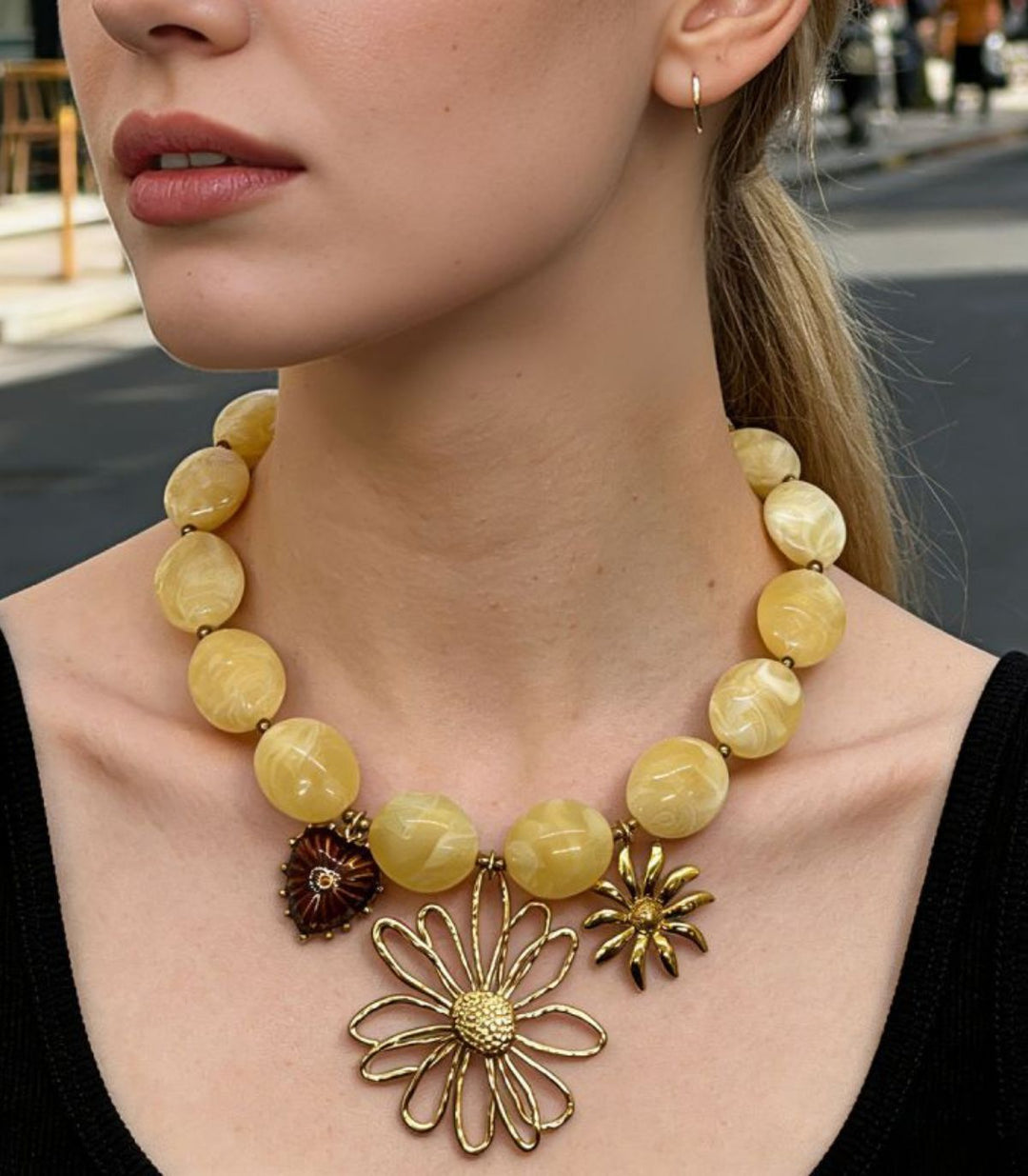 Collar flower beaded
