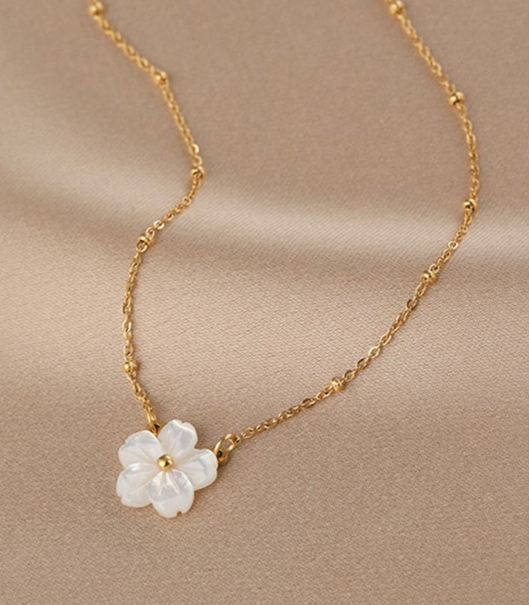 Collar Shell Flower