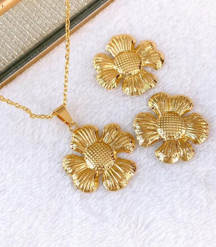 Collar y Aretes Set Flores
