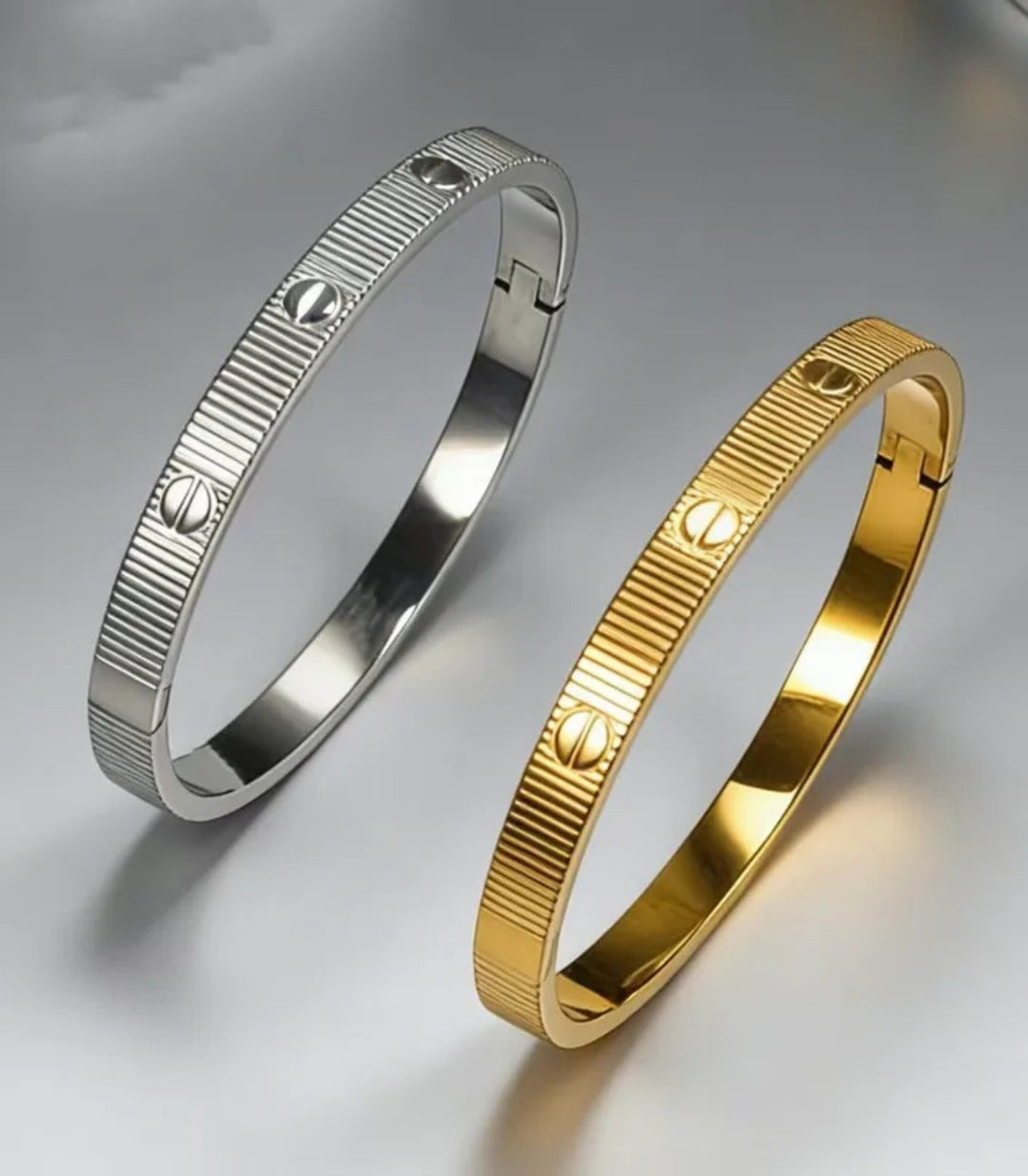Brazalete love 2 dorado