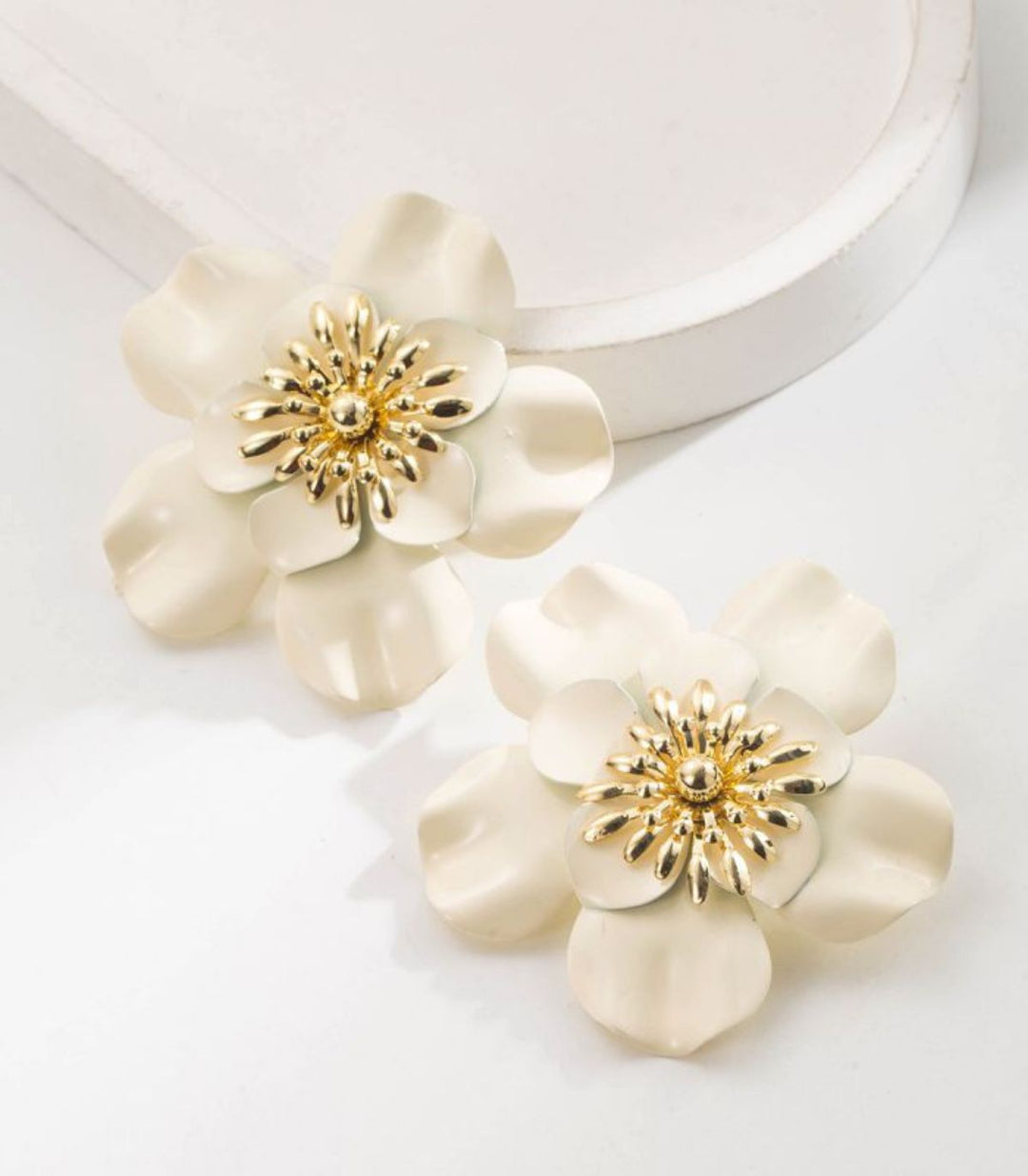 Aretes flor blanca