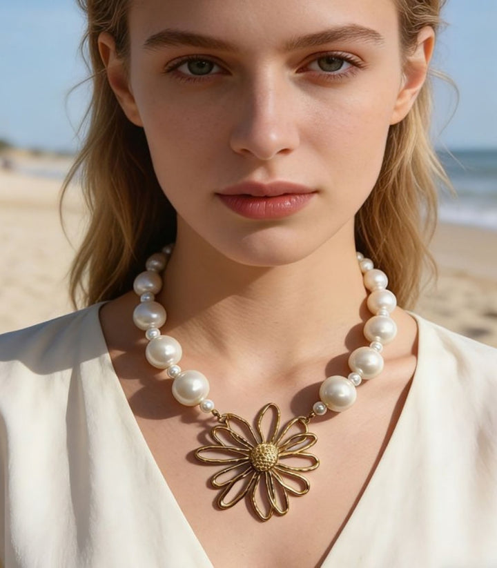Collar Milky Pearl Beaded Flower