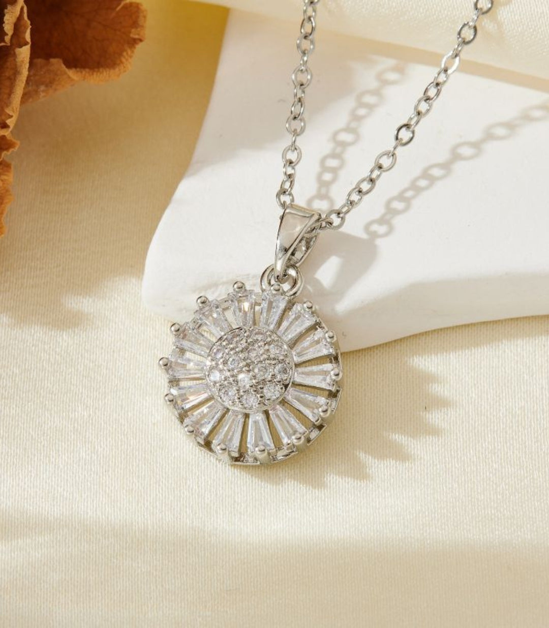 Collar silver diamond sunflower