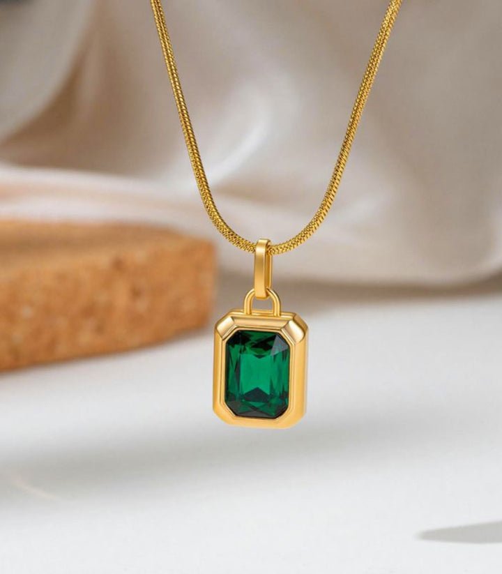 Collar Green Diamond 18K