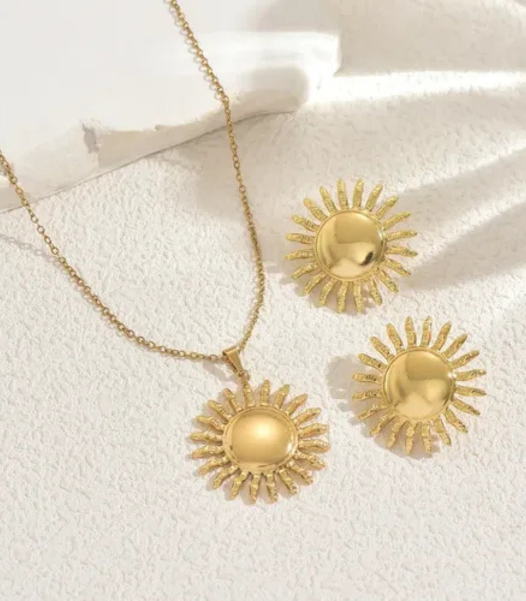 Collar y aretes set sol